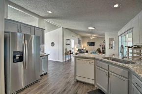 Evolve Lake Livingston House with Hot Tub and Dock!